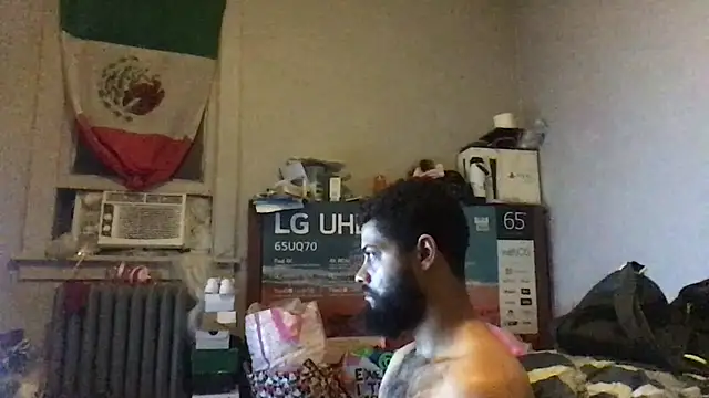 Snapshot of mondo29 chatting on 12-22-24, 01:23 mondo29 online show from 12-22-24, 01:23