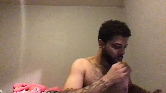 Snapshot of mondo29 chatting on 02-18-25, 12:04 mondo29 online show from 02-18-25, 12:04