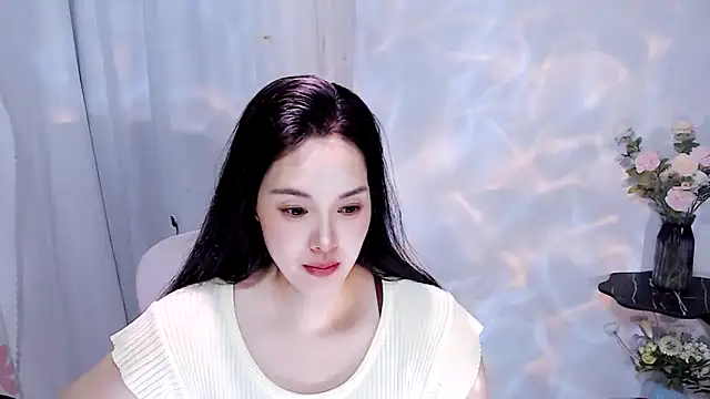 Snapshot of SHY-_-girl chatting on 06-09-26, 03:07 SHY- -girl online show from 06-09-26, 03:07