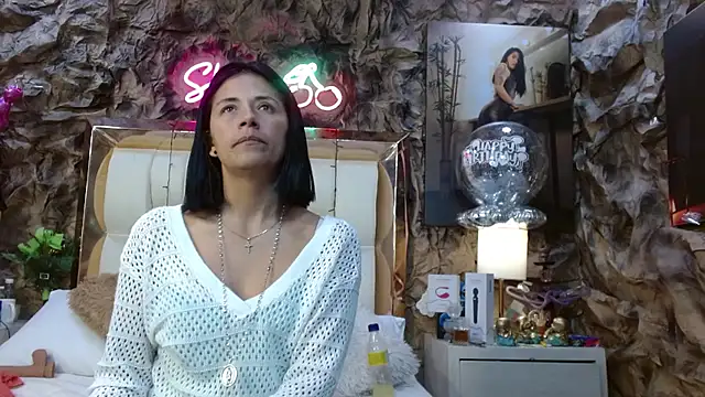 Snapshot of sharoon_cheerry chatting on 12-10-24, 12:49 sharoon cheerry online show from 12-10-24, 12:49