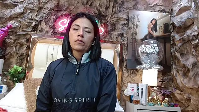 Snapshot of sharoon_cheerry chatting on 12-11-24, 10:25 sharoon cheerry online show from 12-11-24, 10:25