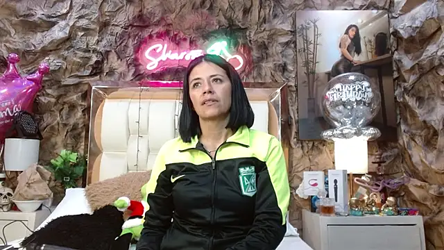 Snapshot of sharoon_cheerry chatting on 12-12-24, 12:55 sharoon cheerry online show from 12-12-24, 12:55