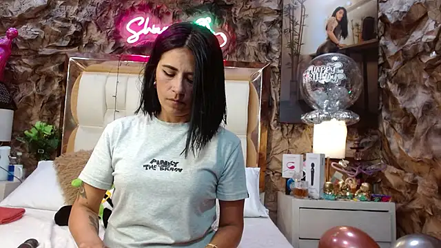 Snapshot of sharoon_cheerry chatting on 12-13-24, 05:32 sharoon cheerry online show from 12-13-24, 05:32