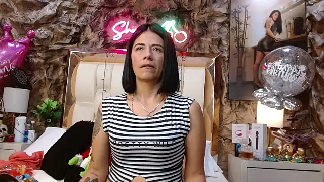 Snapshot of sharoon_cheerry chatting on 12-14-24, 03:15 sharoon cheerry online show from 12-14-24, 03:15