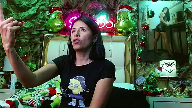 Snapshot of sharoon_cheerry chatting on 12-23-24, 05:54 sharoon cheerry online show from 12-23-24, 05:54