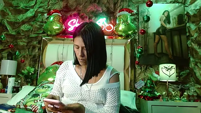 Snapshot of sharoon_cheerry chatting on 12-24-24, 04:51 sharoon cheerry online show from 12-24-24, 04:51