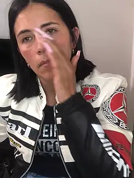 Snapshot of sharoon_cheerry chatting on 12-30-24, 02:30 sharoon cheerry online show from 12-30-24, 02:30