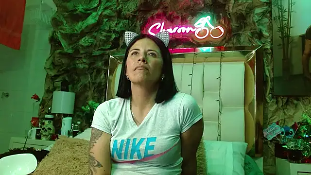 Snapshot of sharoon_cheerry chatting on 01-09-25, 03:12 sharoon cheerry online show from 01-09-25, 03:12