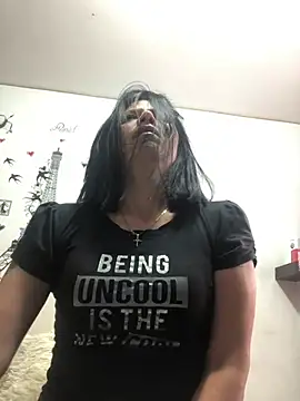 Snapshot of sharoon_cheerry chatting on 02-20-25, 06:46 sharoon cheerry online show from 02-20-25, 06:46