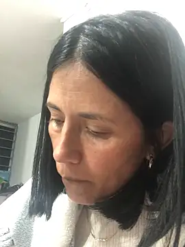 Snapshot of sharoon_cheerry chatting on 02-25-25, 01:09 sharoon cheerry online show from 02-25-25, 01:09