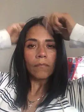 Snapshot of sharoon_cheerry chatting on 03-12-25, 09:45 sharoon cheerry online show from 03-12-25, 09:45