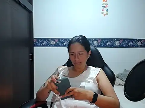 Snapshot of sharoon_cheerry chatting on 09-10-25, 09:53 sharoon cheerry online show from 09-10-25, 09:53