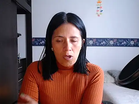 Snapshot of sharoon_cheerry chatting on 09-11-25, 11:32 sharoon cheerry online show from 09-11-25, 11:32