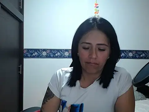 Snapshot of sharoon_cheerry chatting on 09-11-25, 11:49 sharoon cheerry online show from 09-11-25, 11:49