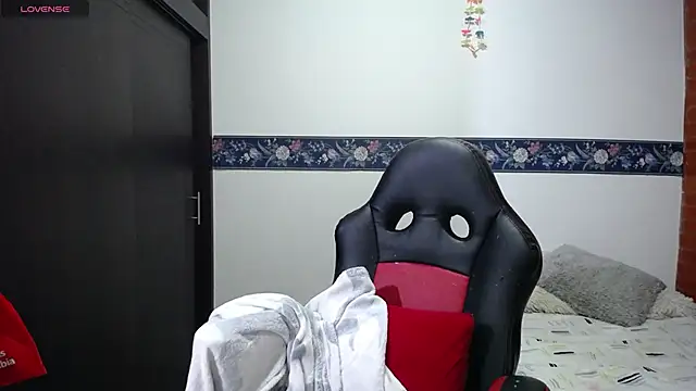 Snapshot of sharoon_cheerry chatting on 09-20-25, 02:56 sharoon cheerry online show from 09-20-25, 02:56