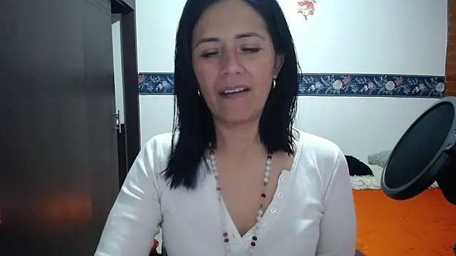 Snapshot of sharoon_cheerry chatting on 09-30-25, 10:42 sharoon cheerry online show from 09-30-25, 10:42