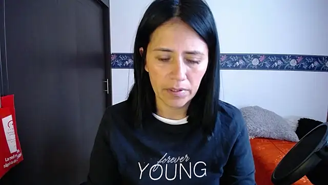 Snapshot of sharoon_cheerry chatting on 10-08-25, 12:03 sharoon cheerry online show from 10-08-25, 12:03