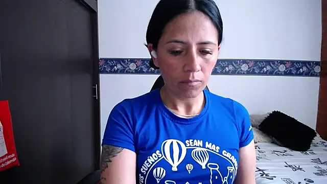 Snapshot of sharoon_cheerry chatting on 10-18-25, 03:24 sharoon cheerry online show from 10-18-25, 03:24