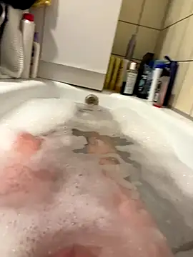 Snapshot of David19932908 chatting on 11-25-25, 05:57 David19932908 online show from 11-25-25, 05:57