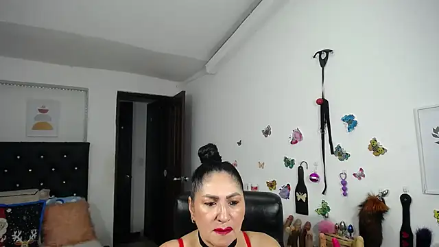 Snapshot of mature_bigboobs10 chatting on 11-02-25, 03:53 mature bigboobs10 online show from 11-02-25, 03:53