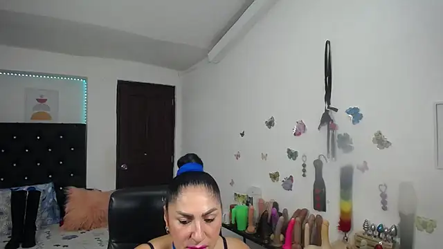 mature bigboobs10 online show from 04-26-26, 04:32