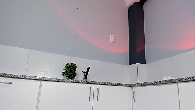 Snapshot of Alison_Miller9 chatting on 12-16-24, 02:57 Alison Miller9 online show from 12-16-24, 02:57