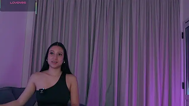 Snapshot of Alison_Miller9 chatting on 10-10-25, 09:30 Alison Miller9 online show from 10-10-25, 09:30