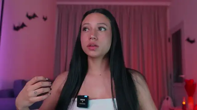 Snapshot of Alison_Miller9 chatting on 10-27-25, 11:25 Alison Miller9 online show from 10-27-25, 11:25