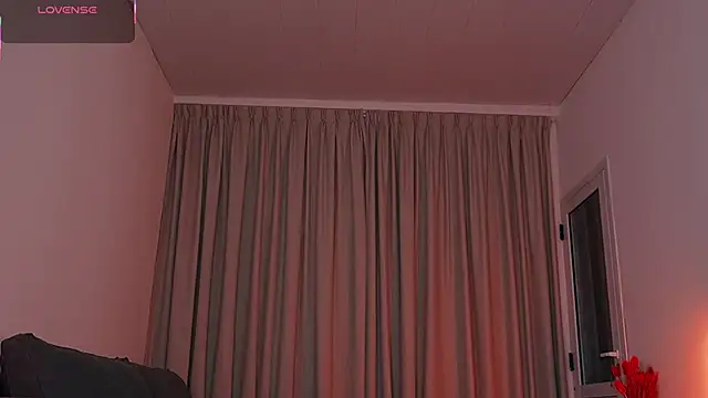 Snapshot of Alison_Miller9 chatting on 11-21-25, 10:25 Alison Miller9 online show from 11-21-25, 10:25