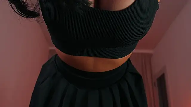 Snapshot of Alison_Miller9 chatting on 11-22-25, 10:03 Alison Miller9 online show from 11-22-25, 10:03