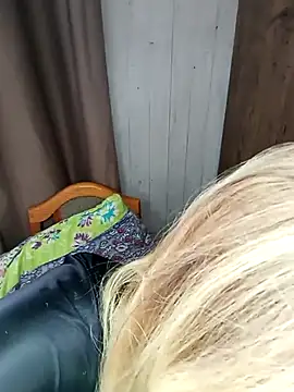 Snapshot of Lovers__Annn chatting on 09-13-25, 03:50 Lovers Annn online show from 09-13-25, 03:50