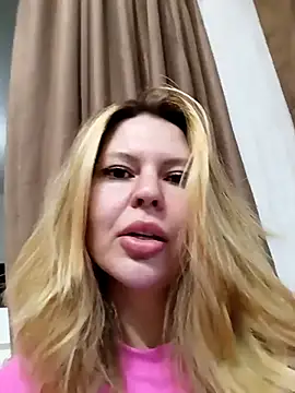 Snapshot of Lovers__Annn chatting on 09-18-25, 01:24 Lovers Annn online show from 09-18-25, 01:24