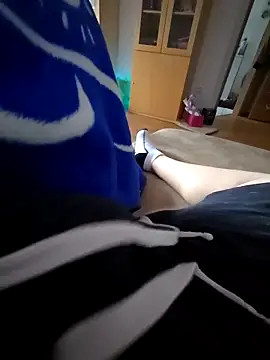 Snapshot of DauerGeilDaddy chatting on 10-27-25, 03:05 DauerGeilDaddy online show from 10-27-25, 03:05