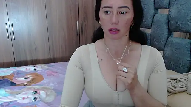 sara hott 1 online show from 02-10-25, 07:28