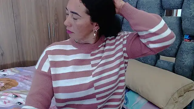 sara hott 1 online show from 02-13-25, 08:13