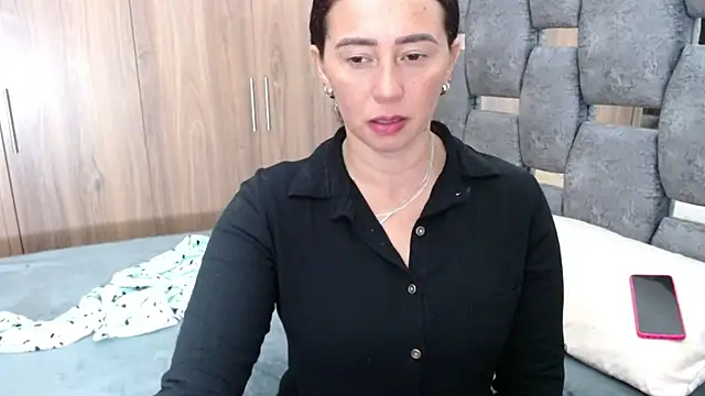 sara hott 1 online show from 02-25-25, 05:25