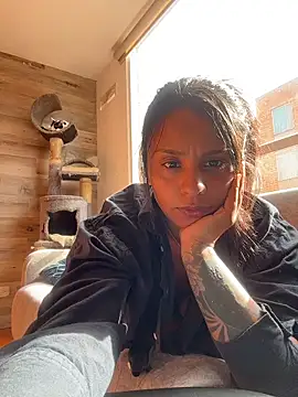 J loren online show from 04-23-26, 08:44