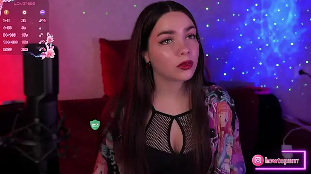 Snapshot of How2Meow chatting on 02-17-25, 05:21 How2Meow online show from 02-17-25, 05:21