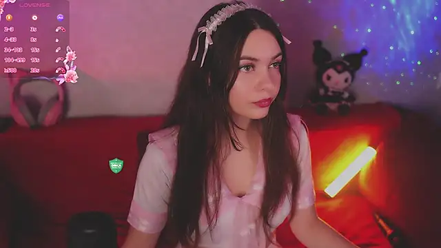 Snapshot of How2Meow chatting on 10-06-25, 05:21 How2Meow online show from 10-06-25, 05:21