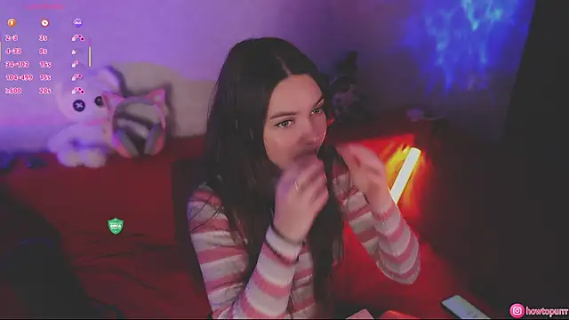 Snapshot of How2Meow chatting on 10-20-25, 05:24 How2Meow online show from 10-20-25, 05:24