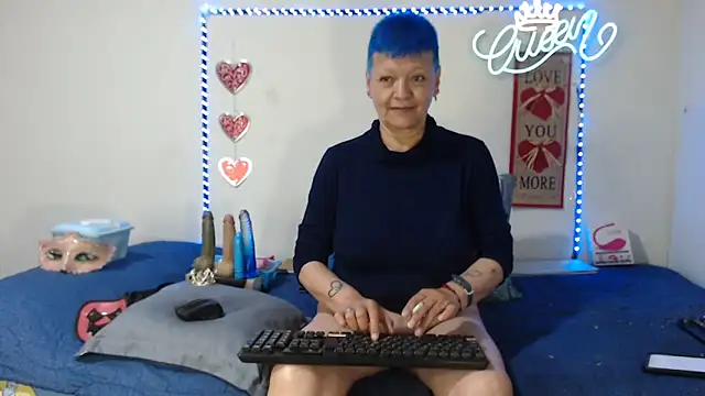 Snapshot of loquitaqueen011 chatting on 05-07-26, 04:56 loquitaqueen011 online show from 05-07-26, 04:56