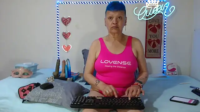 Snapshot of loquitaqueen011 chatting on 05-16-26, 05:23 loquitaqueen011 online show from 05-16-26, 05:23