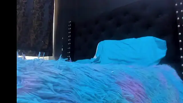 amareto queen online show from 04-28-26, 10:04