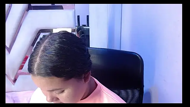 Snapshot of ValenTitis chatting on 11-12-25, 08:52 ValenTitis online show from 11-12-25, 08:52