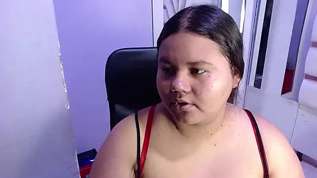 Snapshot of ValenTitis chatting on 11-19-25, 08:53 ValenTitis online show from 11-19-25, 08:53