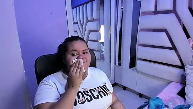 Snapshot of ValenTitis chatting on 11-29-25, 08:56 ValenTitis online show from 11-29-25, 08:56