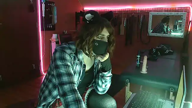 Snapshot of Ginny-the-bdsm-nympho chatting on 03-02-25, 06:19 Ginny-the-bdsm-nympho online show from 03-02-25, 06:19