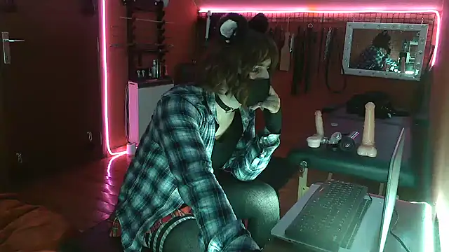 Snapshot of Ginny-the-bdsm-nympho chatting on 03-13-25, 06:01 Ginny-the-bdsm-nympho online show from 03-13-25, 06:01