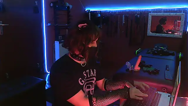 Snapshot of Ginny-the-bdsm-nympho chatting on 10-19-25, 04:51 Ginny-the-bdsm-nympho online show from 10-19-25, 04:51