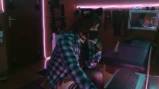 Snapshot of Ginny-the-bdsm-nympho chatting on 03-15-26, 06:14 Ginny-the-bdsm-nympho online show from 03-15-26, 06:14